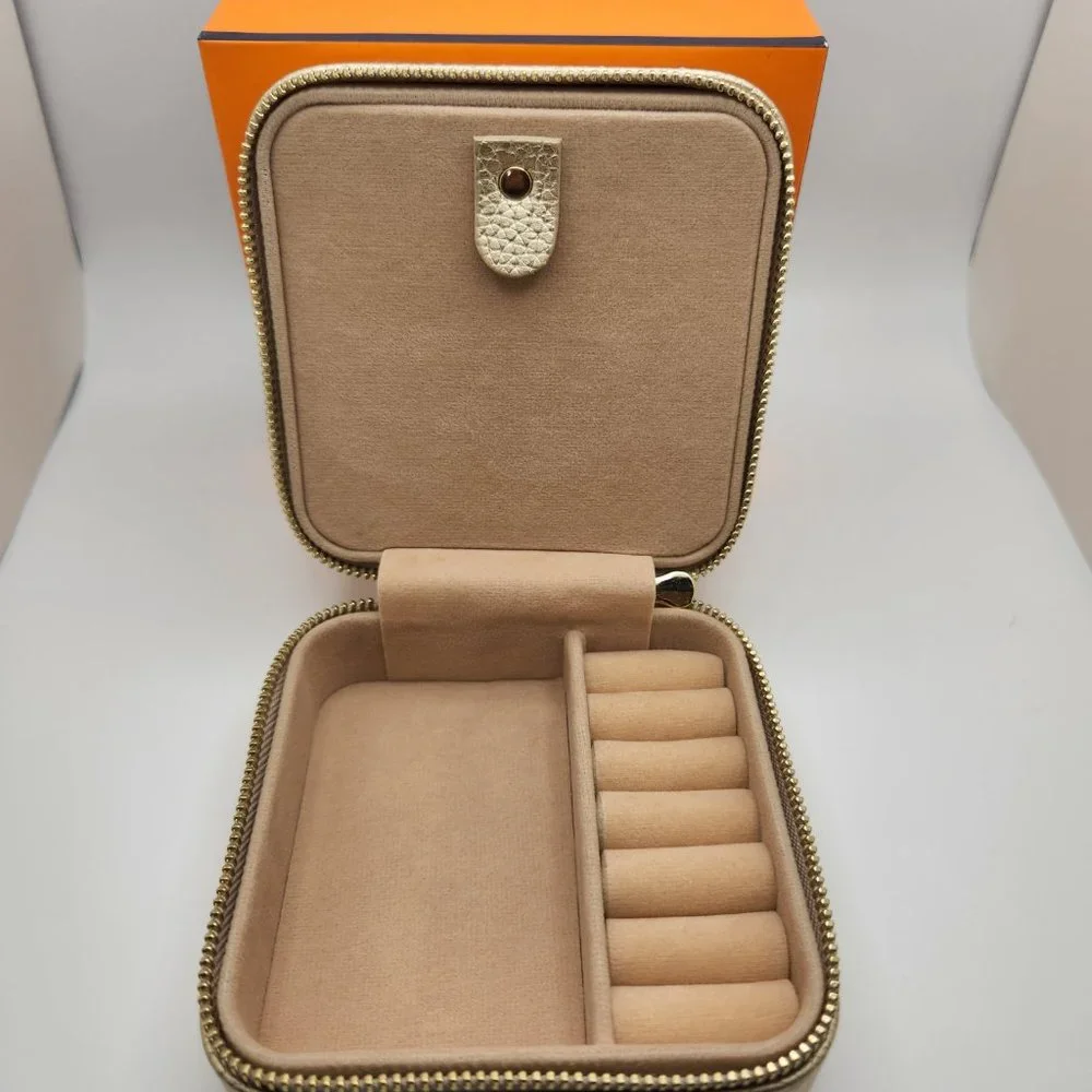 Leather Travel Jewelry Box by Italian Designer Campo Marizo - Gold - Picture 3 of 10